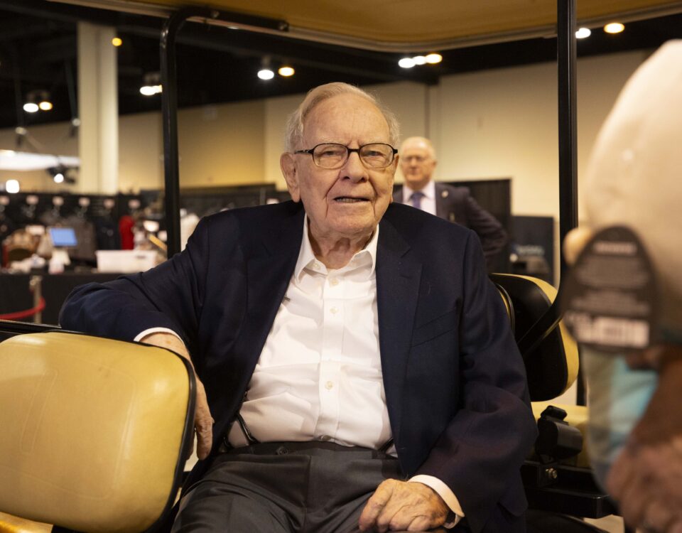 Berkshire Hathaway's Q1 2025 Earnings Take a Hit: Economic Challenges Unveiled